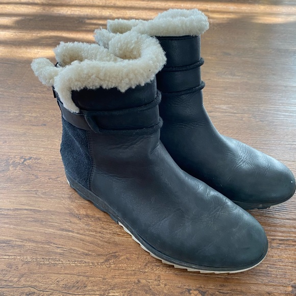 sorel harlow genuine shearling bootie
